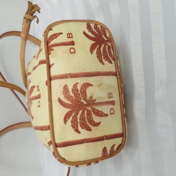 DOONEY & BOURKE SMALL LEATHER CINCH TOP BUCKET BAG WITH PALM TREES (RARE FIND ) - Picture 3 of 9